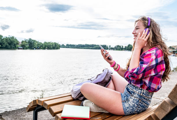 istock Girl love music 1280728560