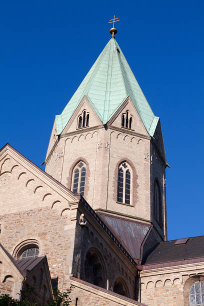istock Abbey Food Be 1280735878