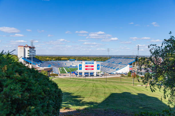 David Booth Kansas Memorial Stadium located on the campus of the University of Kansas, located in Lawrence, KS. Lawrence, Kansas, USA - October 1, 2020: David Booth Kansas Memorial Stadium located on the campus of the University of Kansas kansas football stock pictures, royalty-free photos & images