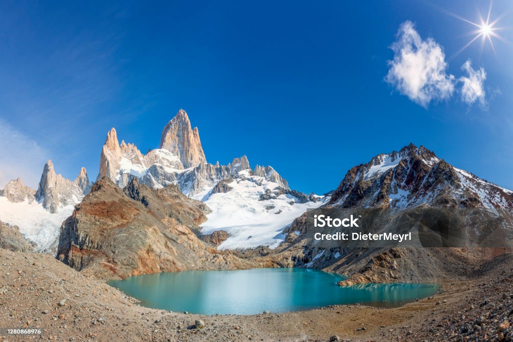 Mt Fitz Roy in Los Glaciares National Park, Patagonia, Argentina Argentina, Chile, Lake, Summer, Chalten, Laguna all three Chile Stock Photo
