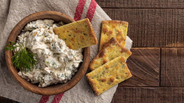istock Creamy jalapeno dip and crackers 1280887251