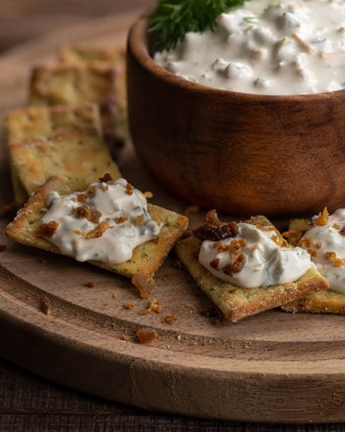 istock Creamy jalapeno dip and crackers 1280887284
