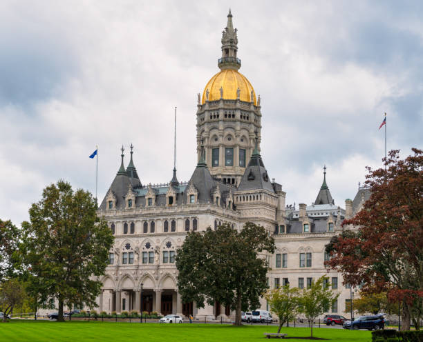 The Connecticut State Capitol Building in Hartford, Connecticut The Connecticut State Capitol Building in Hartford, Connecticut american hartford reviews stock pictures, royalty-free photos & images