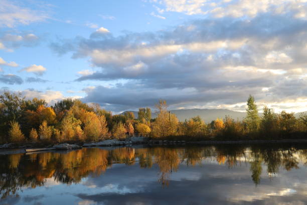 Autumn Morning on the Boise River An autumn morning along the Boise River in Boise, Idaho. boise river stock pictures, royalty-free photos & images