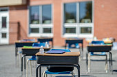 klassenzimmer-im-freien.jpg?b=1&s=170x170&k=20&c=-XvwbyWORtRWLS87f3HHm7BBg7-T0stUV4iwaLk2j-A=