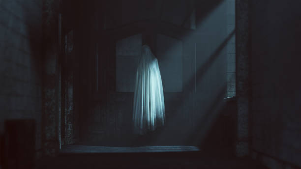 spirito malvagio fantasma fluttuante in un ospedale per manicomio abbandonato - spettrale foto e immagini stock