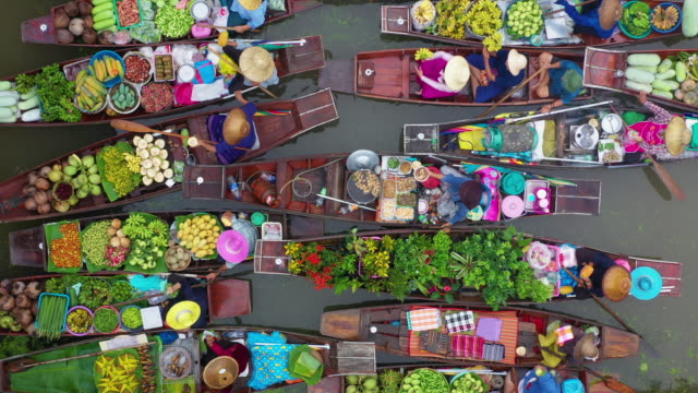Zoom out of floating market