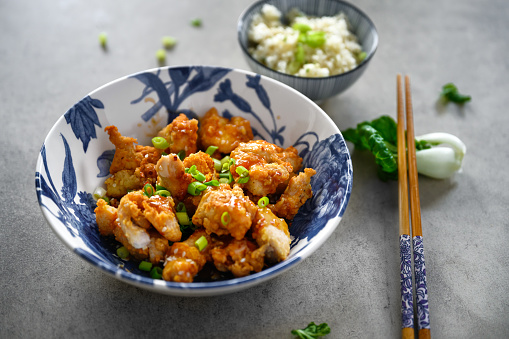 Diverse Keto Dishes, general tal chicken with cauliflower rice, Quebec, Canada