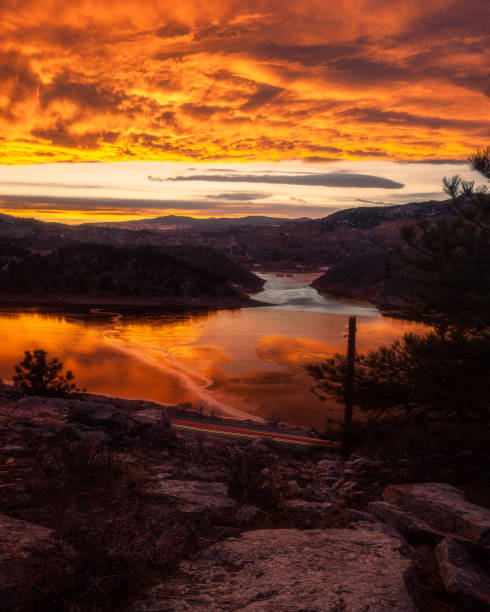 finden sie das horsetooth reservoir - fort collins reservoir lake water stock-fotos und bilder