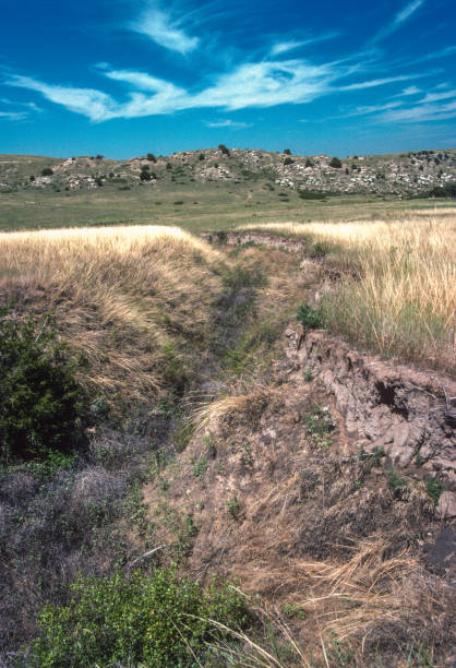 ash hollow state historical park - oregon trail ruts vertical - 1993 - slide rock state park - fotografias e filmes do acervo