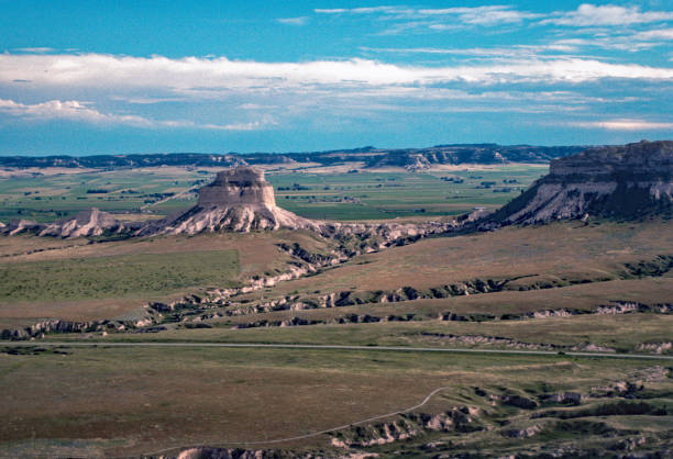 istock Scotts Bluff NM - View to the Southwest - 1993 1281163410