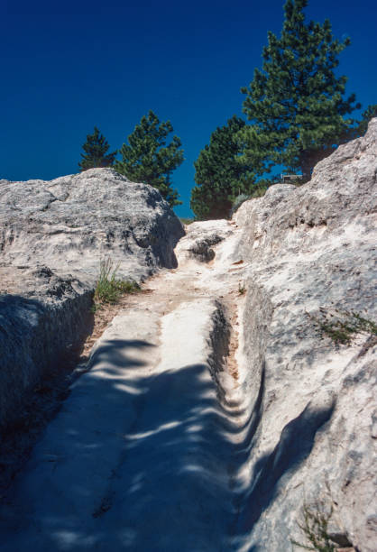 oregon trail ruts wyoming uphill vertical - 1993 - slide rock state park - fotografias e filmes do acervo