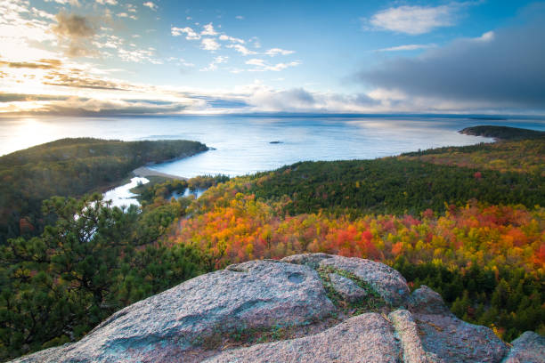 acadia nationalpark - herbst sonnenaufgang - cadillac mountain stock-fotos und bilder