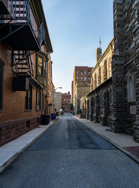 istock Alleyway in the City 1281317494