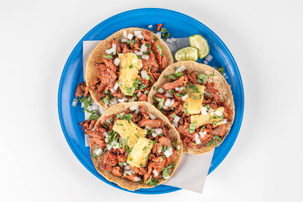 традиционная мексиканская еда под названием tacos al pastor - salsa hot sauce mexico condiment стоковые фото и изображения