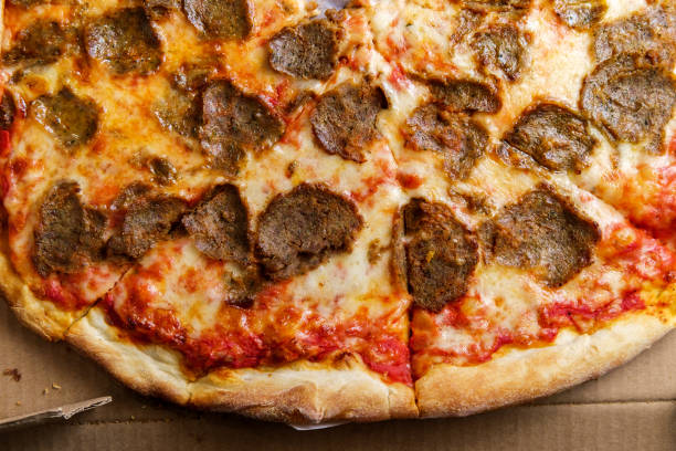 new york meatball slice pizza - brick oven stock-fotos und bilder