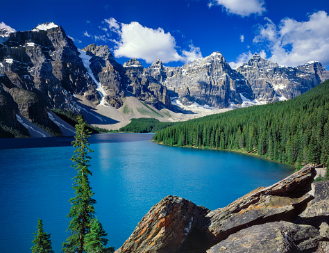 Moraine Lake in the Valley of the Ten Peaks, Banff Provincial Park, Alberta, Canada