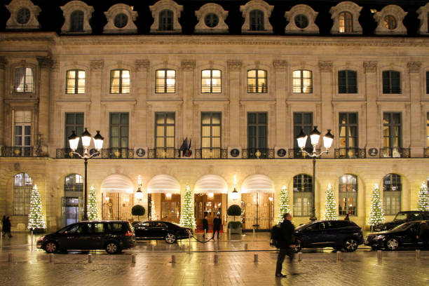 Arboles de Navidad Place Vendome Ritz hotel - foto de stock