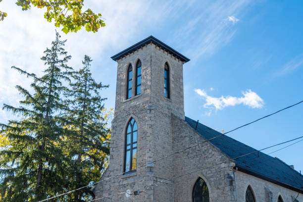 igreja elora no condado de wellington, ontário, canadá - wellington ontario - fotografias e filmes do acervo