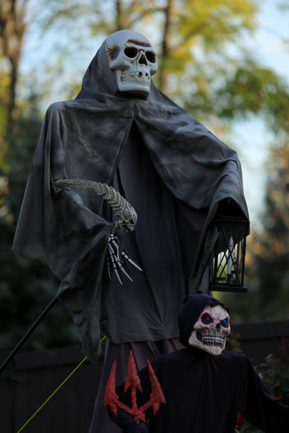 istock Outdoor Halloween decorations in a yard 1281723706