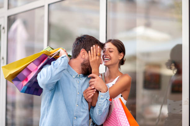 istock Couple in shopping 1281766480