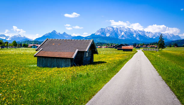 istock landscape at the wetterstein mountains 1281815897