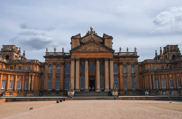 o magnífico palácio blenheim é a casa ancestral de sir winston churchill - blenheim - fotografias e filmes do acervo