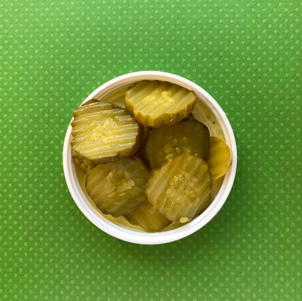 bread and butter pickles - pickle relish imagens e fotografias de stock