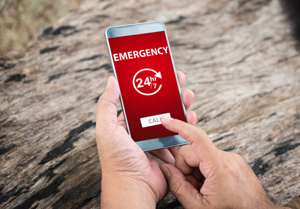 Emergency Caal 2,100+ Emergency Call Photos Stock Photos, Pictures & Royalty-Free ...