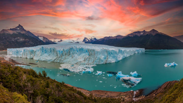 amanecer en el glaciar perito moreno en patagonia, argentina - patagonia el calafate horizontal argentina fotografías e imágenes de stock