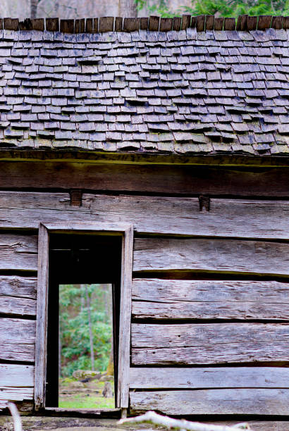 noah "bud" ogle cabin, great smoky mountains national park - roof gatlinburg mountain wood - fotografias e filmes do acervo