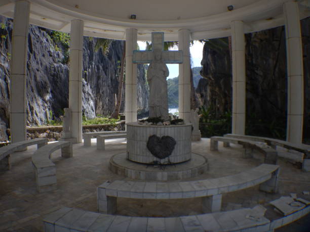 Matinloc Shrine in El Nido