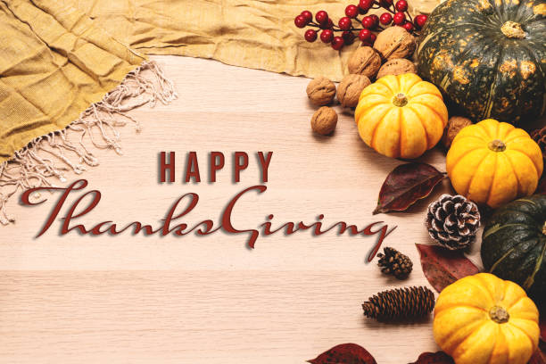 木の背景にカボチャとナッツとハッピー感謝祭 - color image thanksgiving photography harvest festival ストックフォトと画像