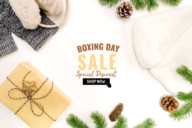 vendita boxing day con regalo di natale e decorazione natale su wh - gift human hand box giving foto e immagini stock