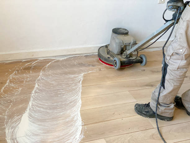 istock Polishing the oak parquet floor 1282356035