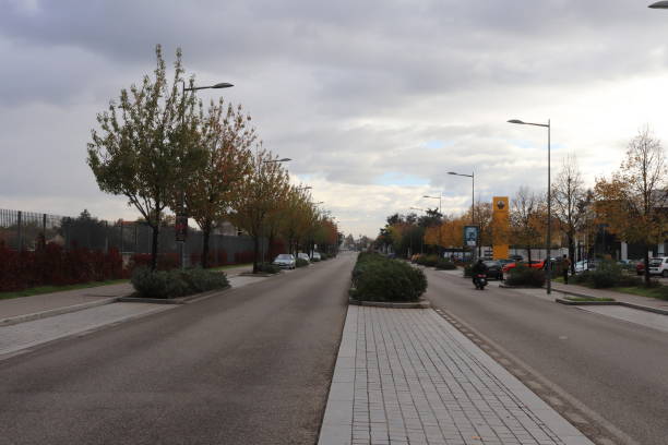 il viale bohlen a vaulx en velin - bohlen foto e immagini stock