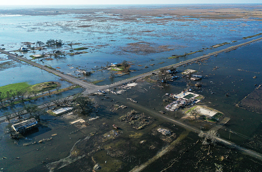 El huracán Delta causa daños en la costa del Golfo de Luisiana photo