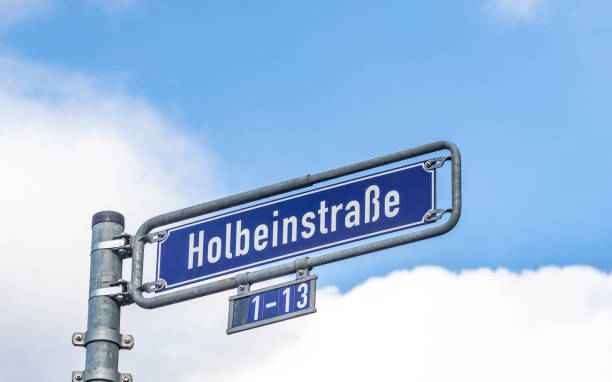 street name holbeinstrasse in frankfurt - 7621 photos et images de collection