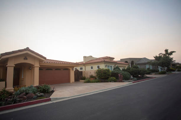 istock Housing Suburban Neighborhood 1282434165