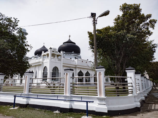 istock Mosque lampuuk aceh indonesia 1282448986
