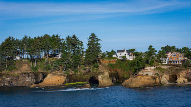 istock gorgeous, sunny day on the Oregon Coast 1282525805