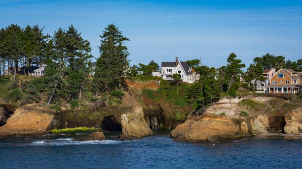istock gorgeous, sunny day on the Oregon Coast 1282525834