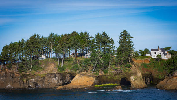 istock gorgeous, sunny day on the Oregon Coast 1282525852
