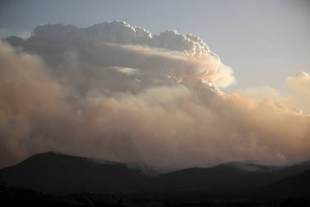 istock Smoke from bushfire in Canberra, Australia 1282580344
