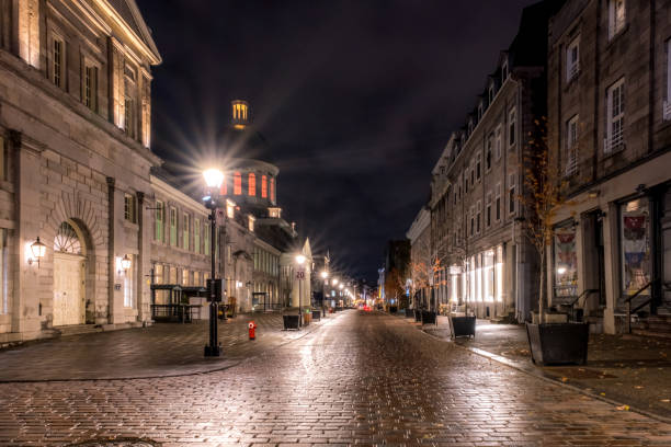 bonsecours market w nocy - vieux montréal zdjęcia i obrazy z banku zdjęć