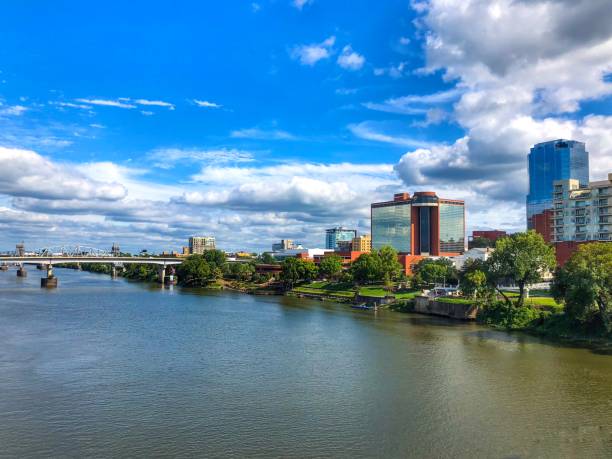 istock Little Rock City Skyline -- Summer Afternoon 1282597015
