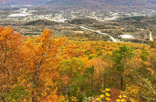 The fall colors are on full display. Lookout Mountain, sitting above Chattanooga, Tennessee is a wonderful location to see the colors. This sight is also famous for a Civil War battle.