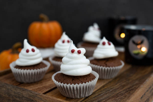 halloween cupcakes halloween cupcakes halloween cupcake stock pictures, royalty-free photos & images