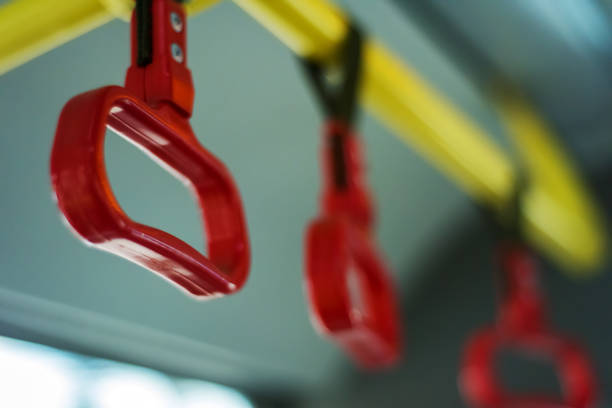 maniglie sui trasporti pubblici - coach bus bus transportation travel foto e immagini stock