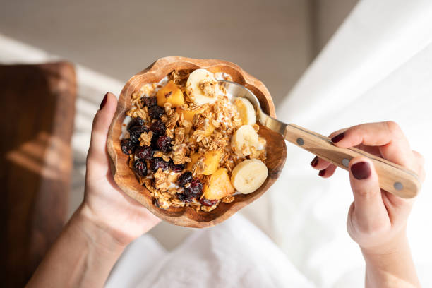 granola - granola breakfast dieting food - fotografias e filmes do acervo